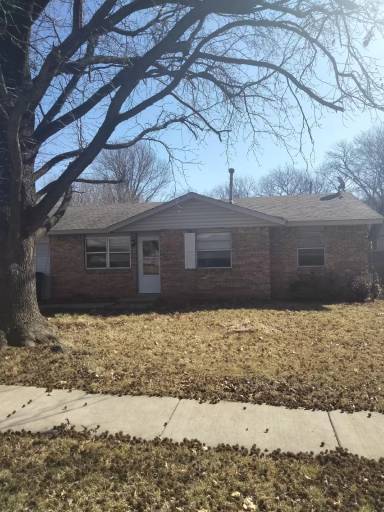 Main picture of 409 S 190th East Ave