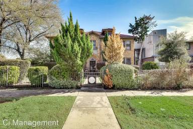 Main picture of 4928 Bryan St