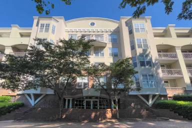 Main picture of Park Plaza Condos