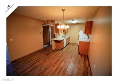 Main picture of 6500 W 43rd St