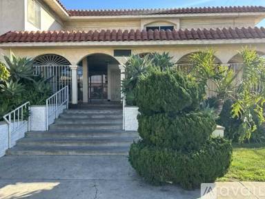 Main picture of 4370 W 141st St