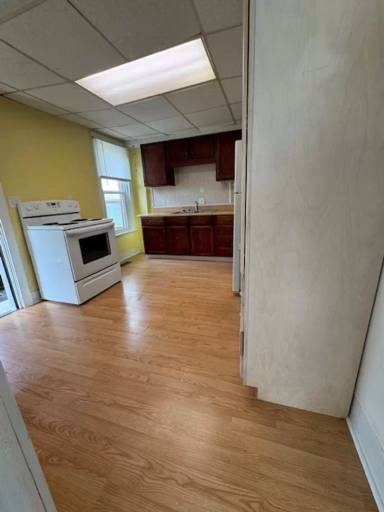 Main picture of 102 2nd Ave NW