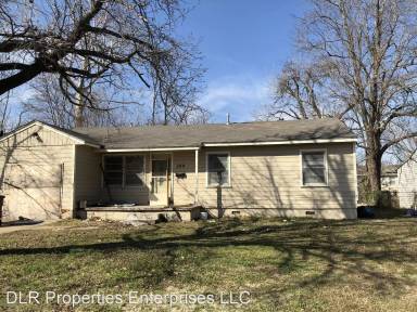 Main picture of 569 E 48th St N