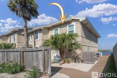 Main picture of 15125 Leeward Dr