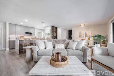 Main picture of 4008 SE 20th Pl