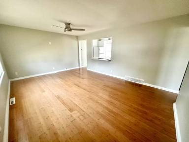 Main picture of 7330 S 71st St