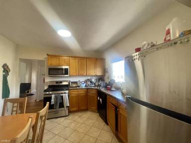 Main picture of 215 Boston Ave