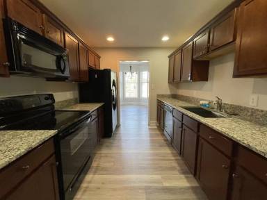 Main picture of 3008 Hill St