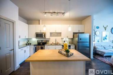 Main picture of 1100 E 5th St