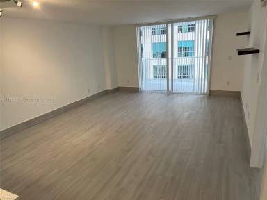 Main picture of The Club At Brickell Bay