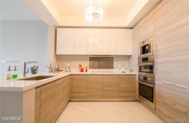 Main picture of Parque Towers Condo