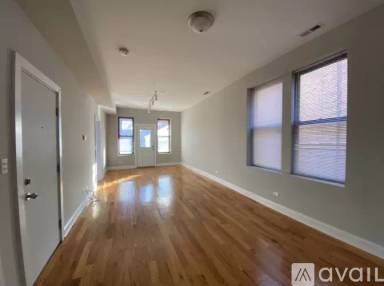 Main picture of 2540 W Augusta Blvd
