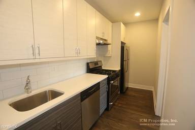 Main picture of 3915 N Janssen Ave