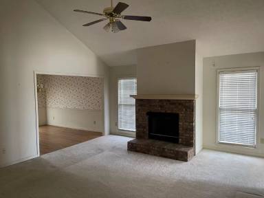 Main picture of 7075 Stoneybrook Dr