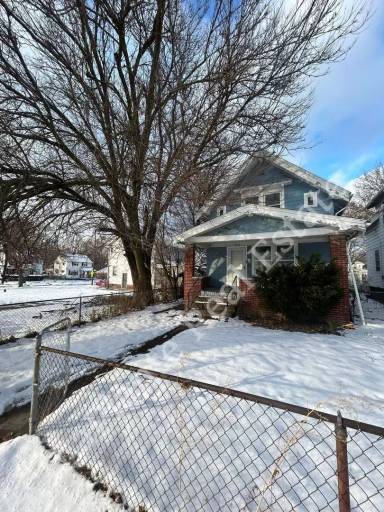 Main picture of 1656 Macomber St