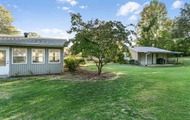Main picture of 37 Beechwood Dr