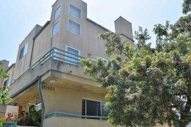 Main picture of 10914 Camarillo St