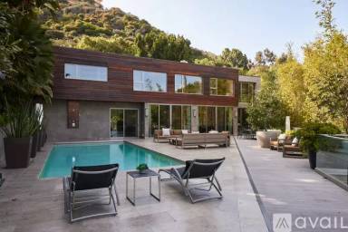 Main picture of 8818 Thrasher Ave