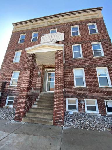 Main picture of 202 E Jefferson St