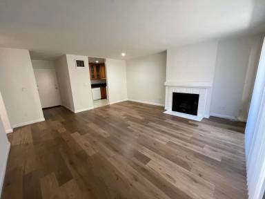 Main picture of 4424 S Centinela Ave