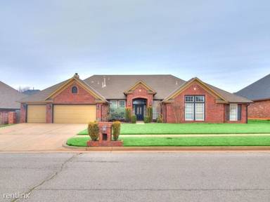Main picture of 4205 NW 144th St