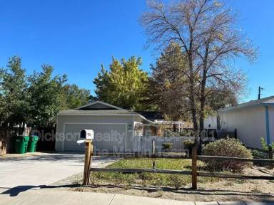 Main picture of 2810 Harding Way
