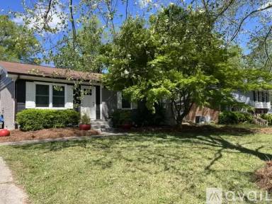 Main picture of 901 James St