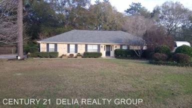 Main picture of 906 Charleston Pl