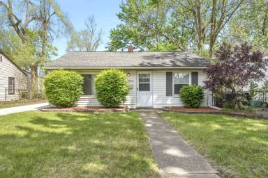 Main picture of 35630 Glen St