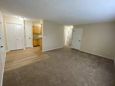 Main picture of 2619 NE Halsey St