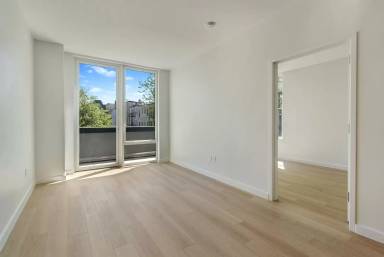Main picture of 1024 Manhattan Ave