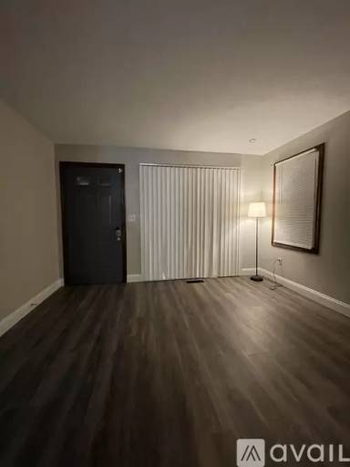 Main picture of 15 Newcomb St