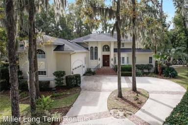 Main picture of 10 Carma Ct