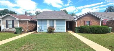 Main picture of 542 Hollow Wood Rd