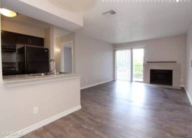 Main picture of 801 E William Cannon Dr