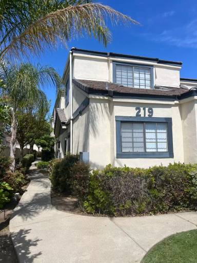 Main picture of 219 E Puente St