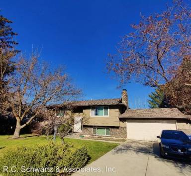 Main picture of 3421 S Glenn Rd