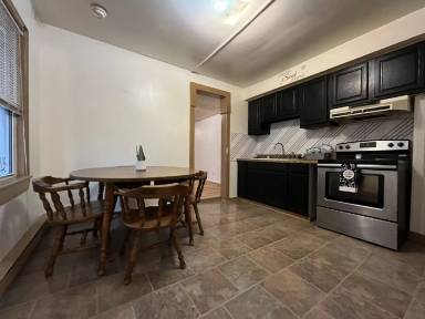 Main picture of 527 N Rebecca Ave