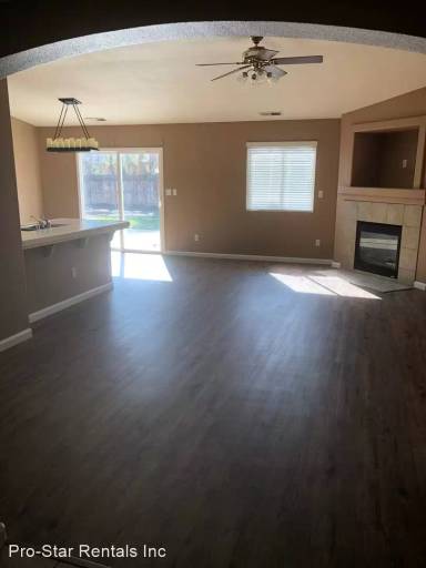 Main picture of 1883 W Berkshire Ln