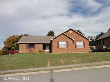 Main picture of 812 Somerset Dr