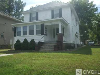 Main picture of 1209 N Clay Ave