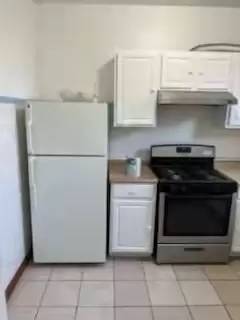 Main picture of 646 W Moyamensing Ave
