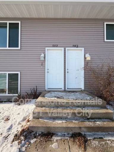Main picture of 1065 5th Ave NW