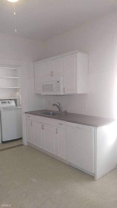 Main picture of 100 Calumet St