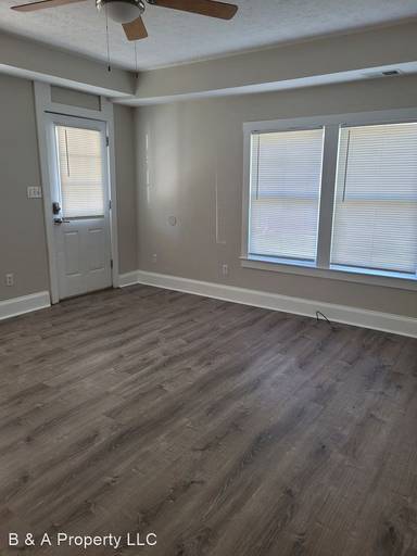 Main picture of 412 1/2 S Kent St