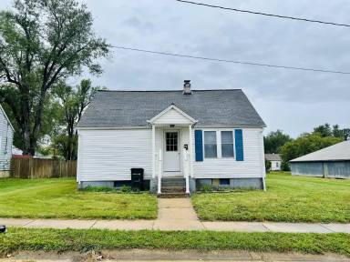 Main picture of 907 N Maple St