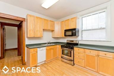 Main picture of 3652 N Janssen Ave