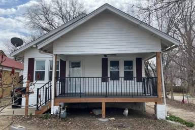 Main picture of 2201 SW 8th Ave