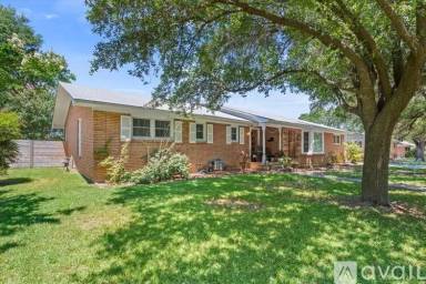 Main picture of 2712 Braemar Dr