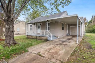 Main picture of 220 S 71st East Ave